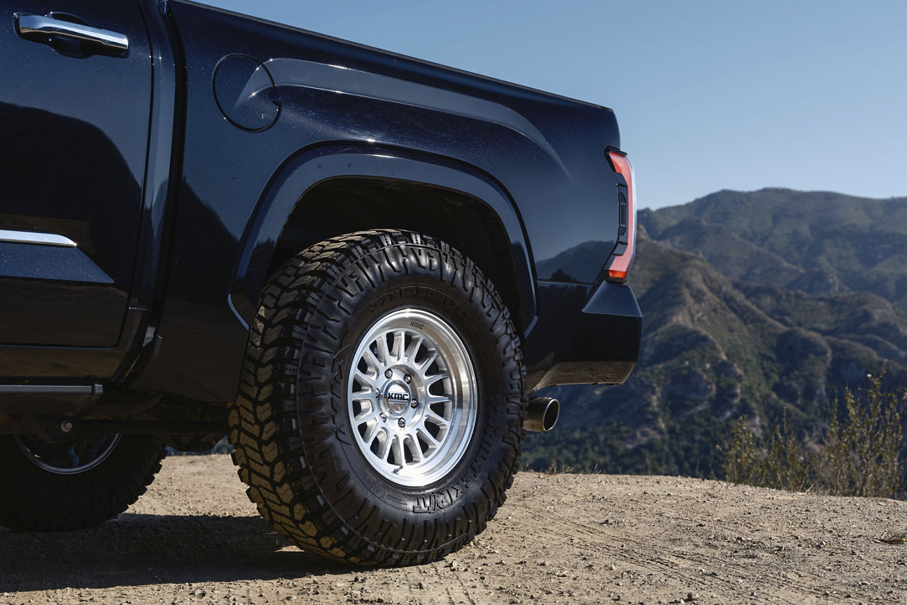 B*K様 tm-733S　35/50w 2025 Toyota Tundra - KMC IMPACT FFT - Silver | KMC Wheels